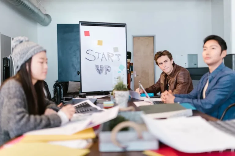 Best Startup News Examples for Small Teams